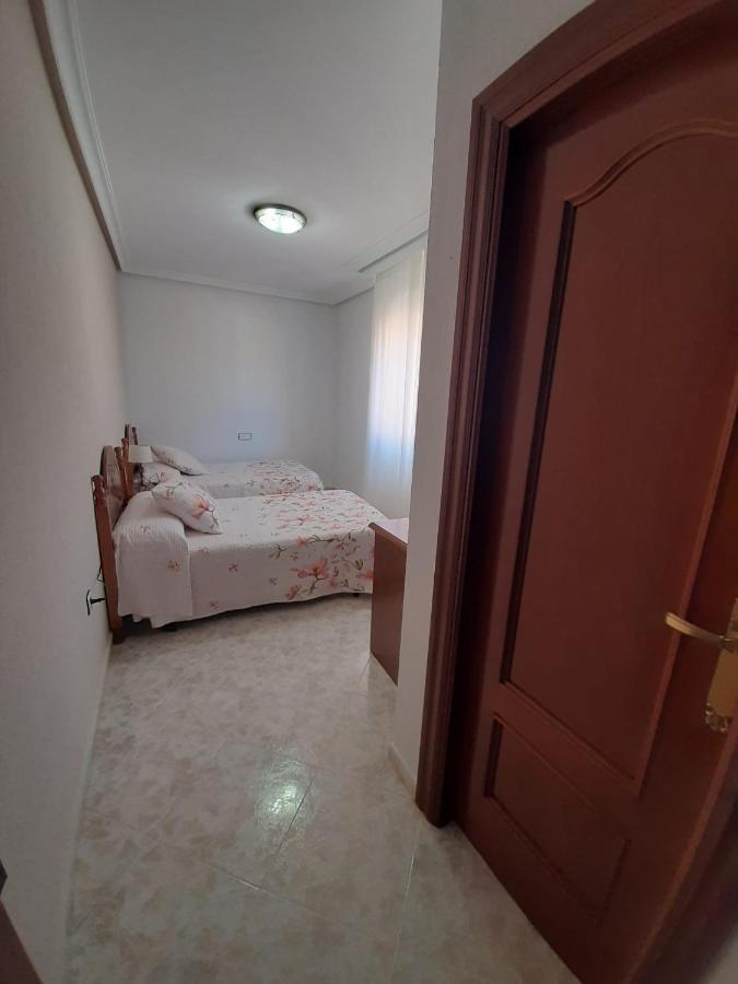 Hostal Restaurante El Abad Abadia Exterior photo